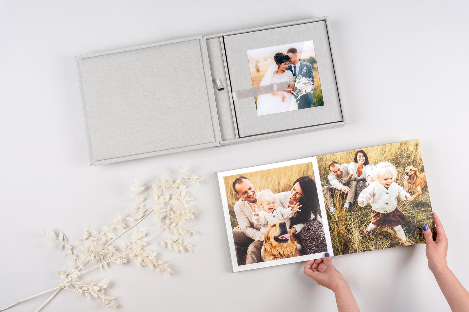 Your portfolio, our handmade photo albums Get a sample of love at